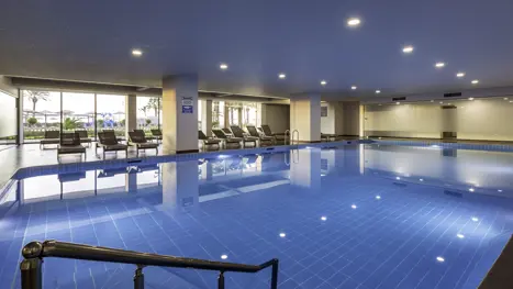 Indendørs pool