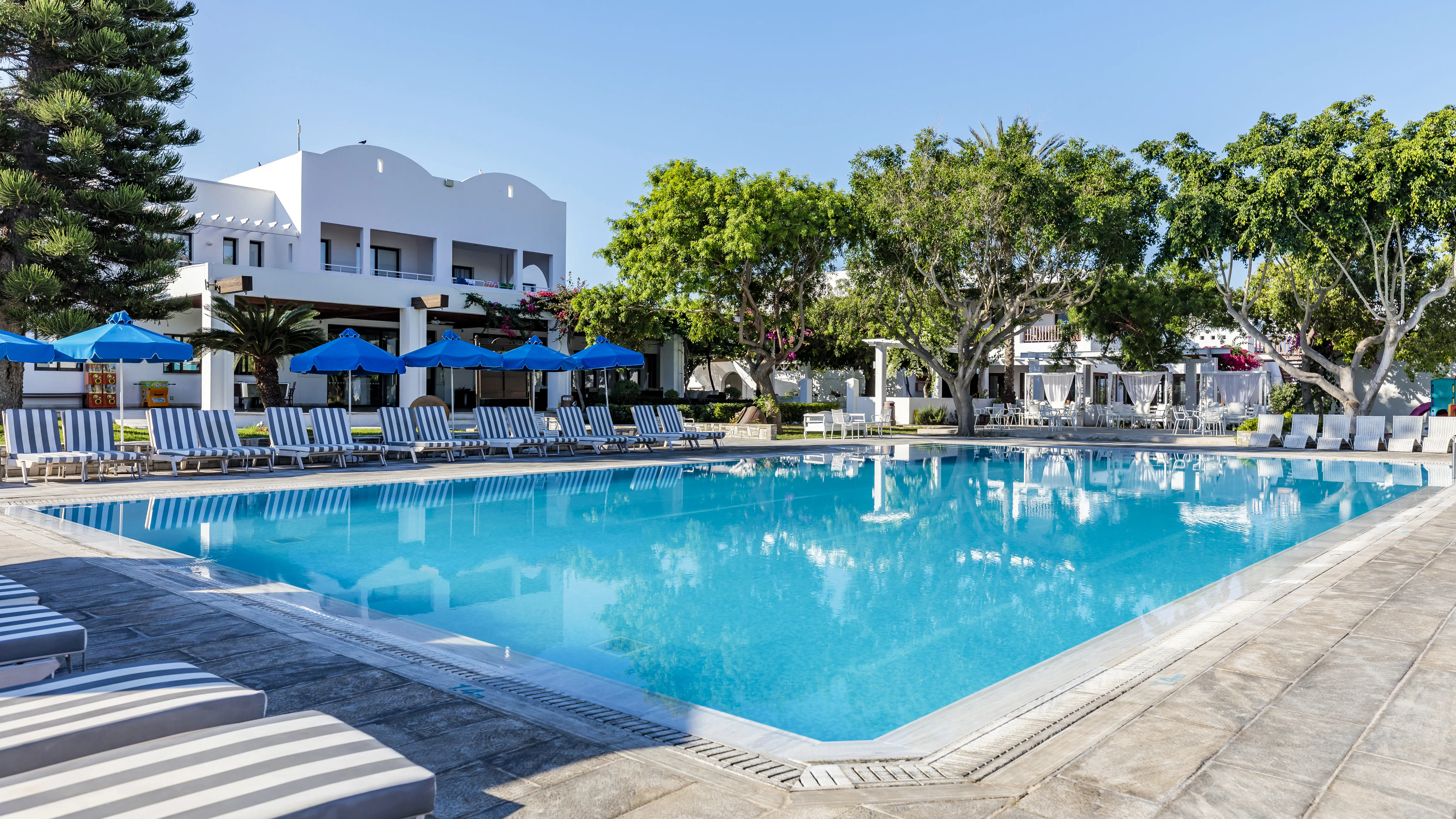 Aliathon Resort slide 2