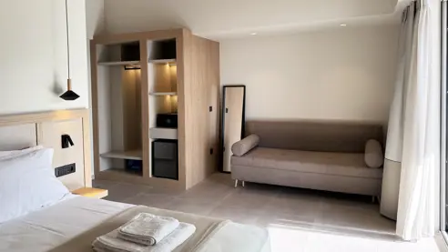 Eksempel på dobbeltværelse (2-3 pers. + 1 barn) med sovesofa