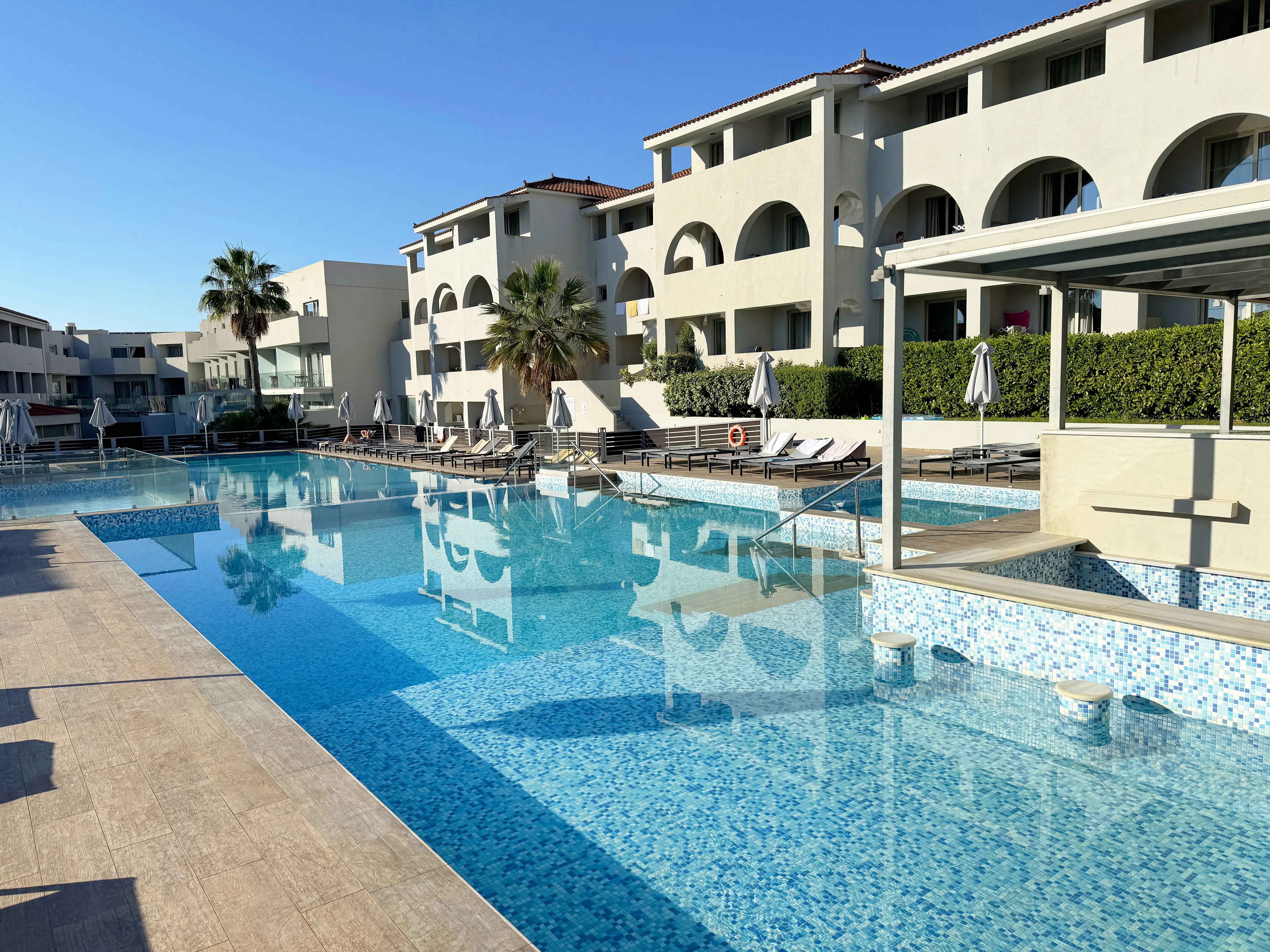 Azure Resort m/ morgenmad