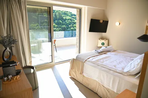 Eksempel på Dobbeltværelse (2 pers.) m skrå havudsigt