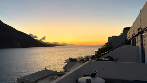 Solopgang set fra hotellet