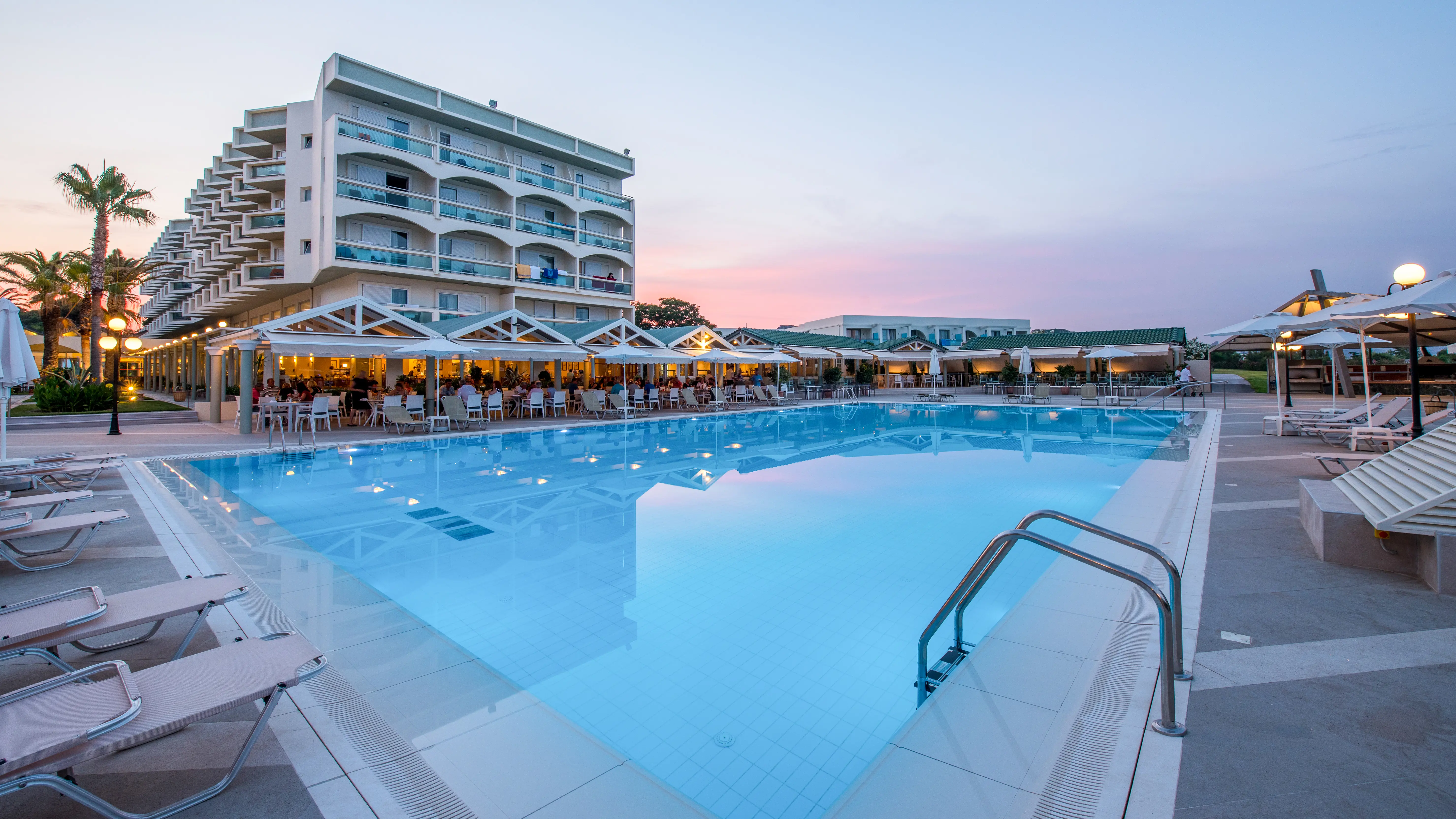 Apollo Beach m/halvpension - Faliraki, Grækenland - Book her