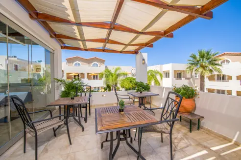 Toxo Hotel & Apartments