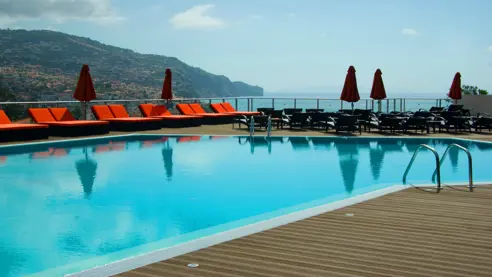 The Views Baia pool 