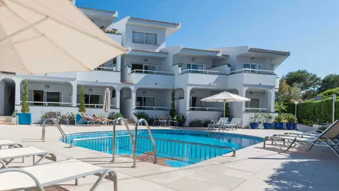 Pool med børnebassin 