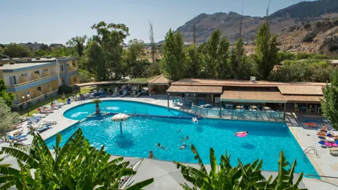 Pool med børnepool 