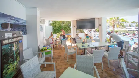 Overdækket pool bar