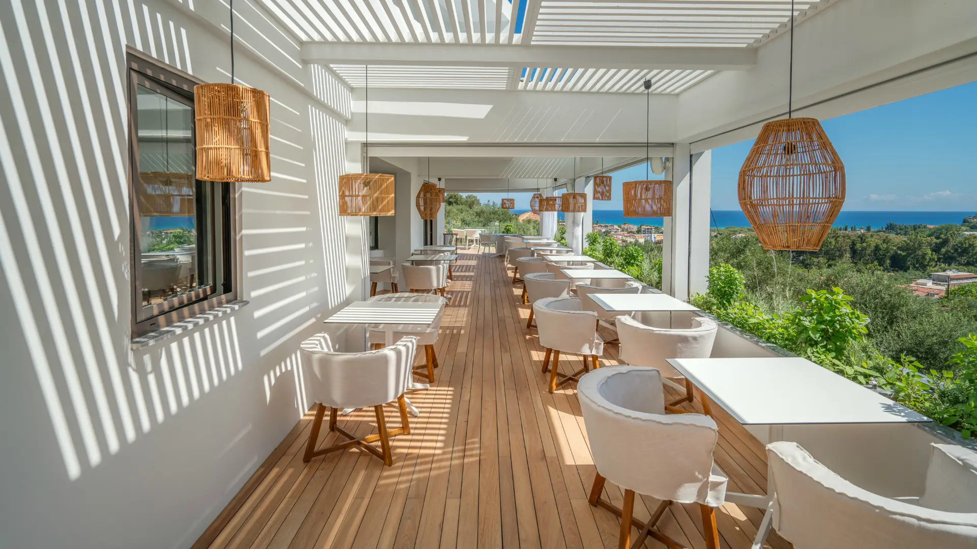 Zante Maris Suites m/morgenmad slide 2