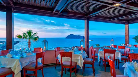 Restaurant område med havudsigt 