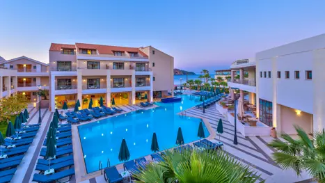 Hotel Porto Platanias Beach poolområde  