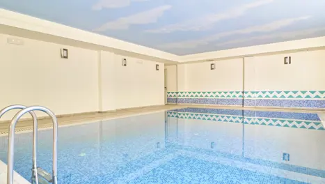 Indendørs pool