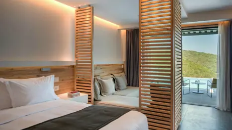 Eksempel på Deluxe Junior Suite med havudsigt og privat pool