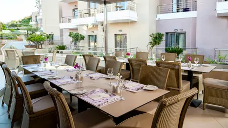 Porto Platanias restaurant område 