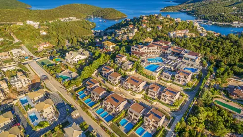 Smuk beliggenhed i kuperet terræn