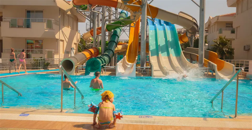 Dream Family Club m/All Inclusive slide 2