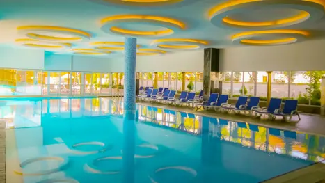 Indendørs pool